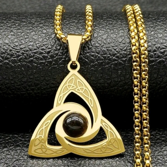 None Jewelry - Elegant Gold and Black Celtic Knot Pendant Necklace